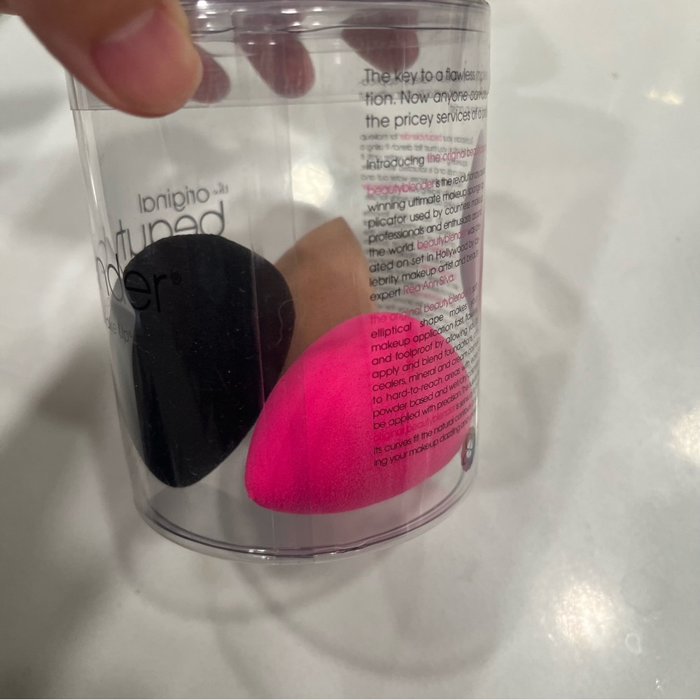 New! Three beauty blenders